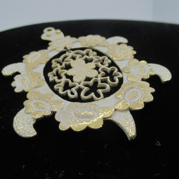 Vintage Coro Turtle Pendant Large White Enamel & Gold With Pegasus Logo Box - Picture 2 of 9